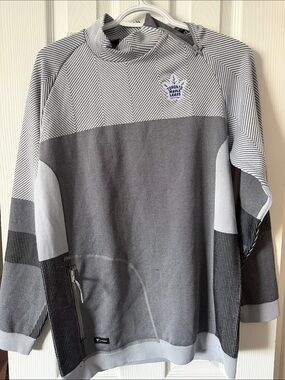 Women's Long Sleeve Pullover - Gray
